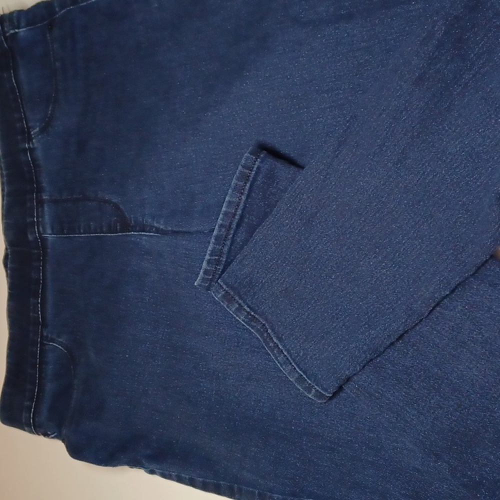 Old Navy super skinny size 12 dark denim stretchy jeans fake pockets front
